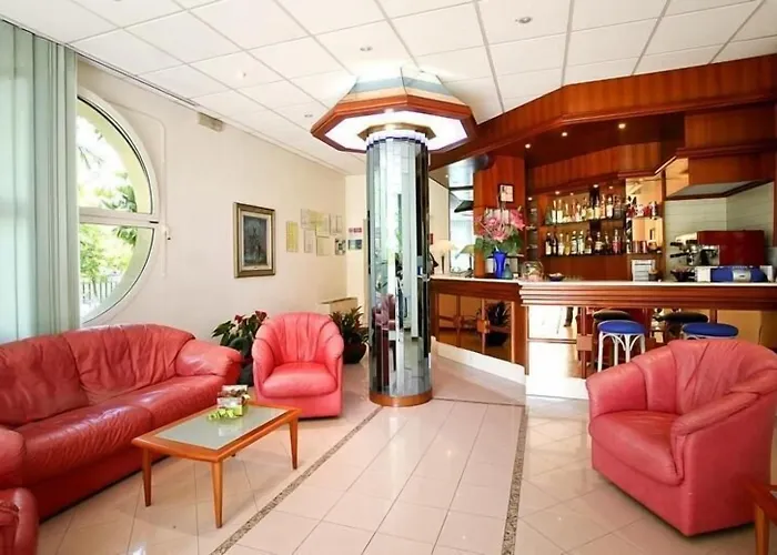 斯皮雅阁公寓 3* 里米尼