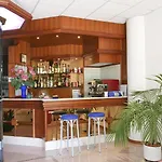 Le Spiagge 3* רימיני